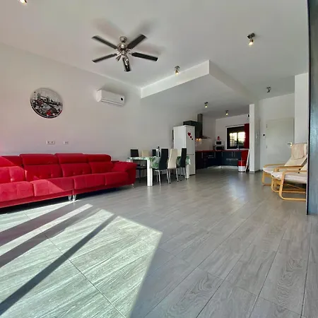 Dora House With Pool By Hlclub Agency Vilanova i la Geltru